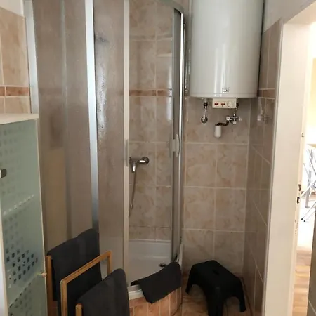 Schone Kleine Ferienwohnung Am 아파트 부스트로우